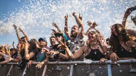 Veranstalter: Volles Risiko beim Ticketkauf: Eventim führt Kunden in die Irre