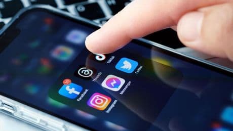 Así funciona 'DisasterMatters': la aplicación que sin internet conecta a afectados con la ayuda en emergencias como la dana de Valencia