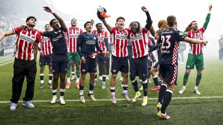 Volledig speelschema Eredivisie bekend: op deze datum speelt titelverdediger PSV de topper tegen Ajax