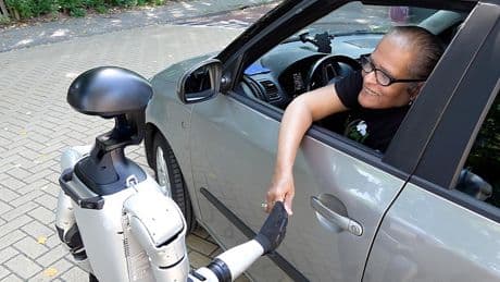 Robot Eva kost 25.000 euro: ’Ik wil dat ze komt afwassen’