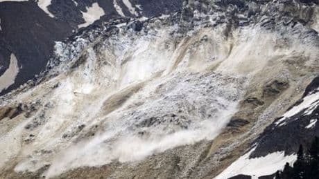 Schweizer Wallis: Nach Gletscherabsturz droht im Schweizer Lötschental Flutwelle