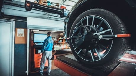 Comment faire réparer sa voiture à petit prix grâce à un garage solidaire?