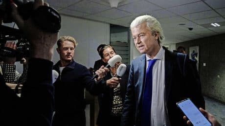 Coalitie trilt na crisisoverleg over asiel, Wilders somber: ’Het ziet er niet goed uit’