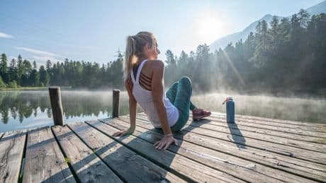 Esto es lo que necesitas para practicar deporte en verano y evitar golpes de calor