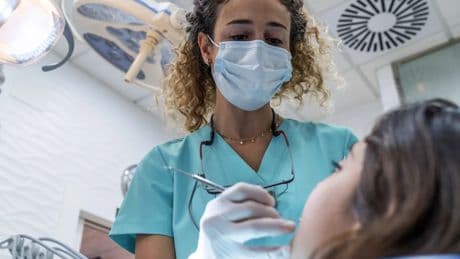 Las clínicas de Madrid deberán eliminar las ofertas de 2x1 innecesarias y la publicidad engañosa