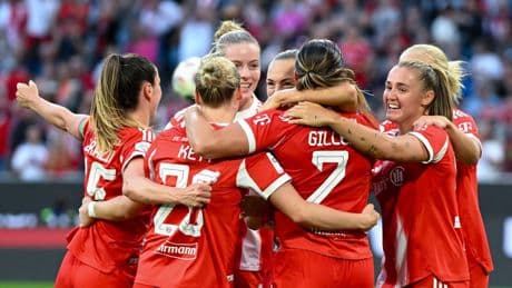 Frauen-Bundesliga: FC Bayern gewinnt Schlagerduell vor Rekordkulisse