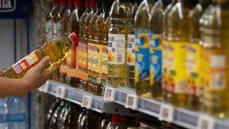 El desplome del precio del aceite de oliva dispara las ventas más de un 47%: esto es lo que cuesta un litro