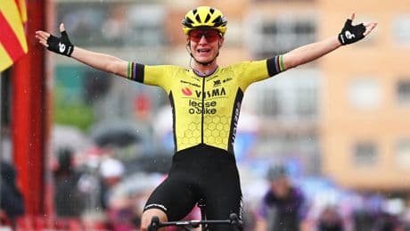 Sprintzege Vos in de tweede etappe Vuelta Femenina, Van Dijk verliest rode trui