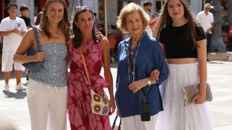 La Reina Sofía, ya en Mallorca, estará con los Reyes y sus hijas en la tradicional recepción estival