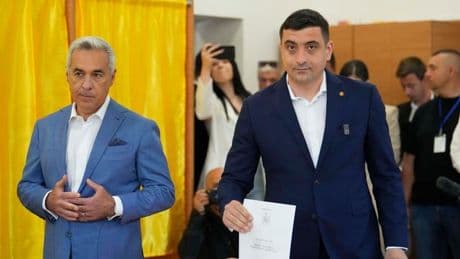 Staatsoberhaupt: Präsidentenwahl in Rumänien: Rechtspopulist mit Abstand vorn