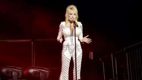Dolly Parton ne peut plus écrire de chansons depuis la mort de son mari