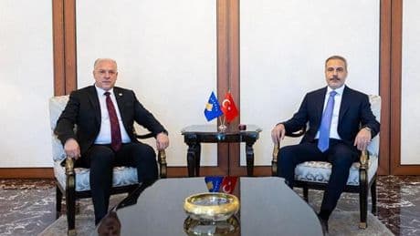 Dışişleri Bakanı Hakan Fidan, Kosova Demokratik Türk Partisi Genel Başkanı Damka ile görüştü