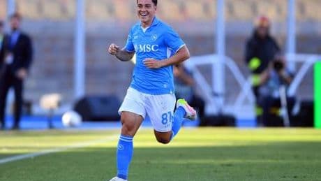 Raspadori piede magico. E Conte inizia a sorridere