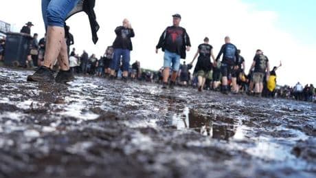 Musikfestival: Schlamm und Matsch: Regen zum Start des Wacken Open Air