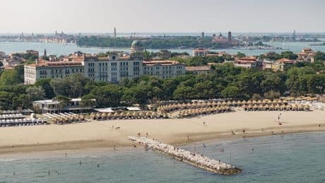 Coima e gli emiratini di Eagle Hills rilanciano l’Hotel des Bains a Venezia