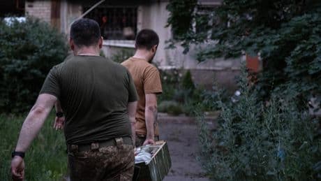 El Ejército de Putin presiona en el Dombás con 110.000 soldados y Ucrania intenta cortar el avance ruso