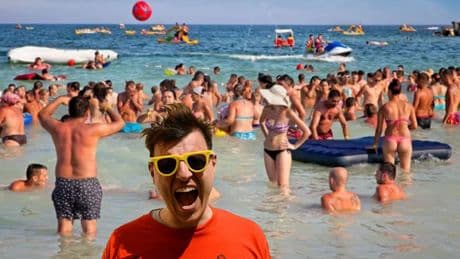 Piccola fenomenologia impopolare del mare per chi come me lo odia