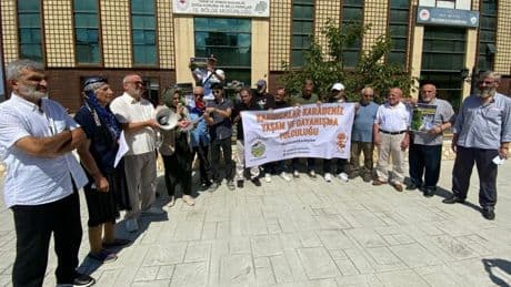 Rize’de 27 dağ keçisinin avlanmasına ilişkin ihaleye protesto: Canlıların canını ihale masalarında satamazsınız