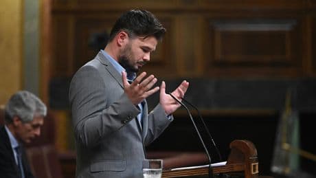 El día de San Whatsapp que Rufián, manos en los bolsillos, quiso convertir en el del "golpe de Estado blando" de la derecha