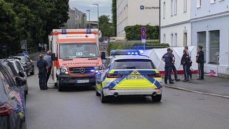 Hintergrund noch offen: Auto fährt in Menschengruppe - was wir wissen und was nicht