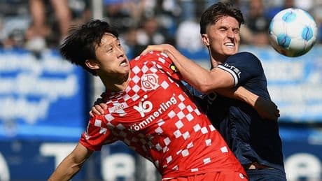 Nach Knall an Torpfosten - Horror-Verletzung für diesen Mainz-Star