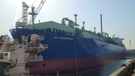 Nave rigassificatrice, Puglia verso il no. Il futuro di Taranto si decide sul Gnl