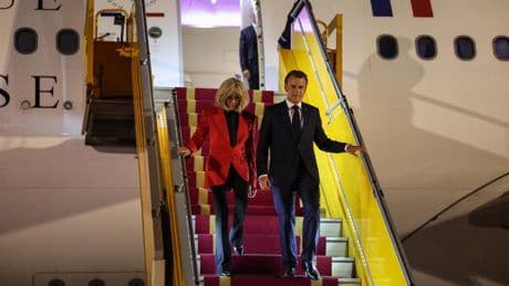 Emmanuel Macron est arrivé au Vietnam, première étape de sa tournée en Asie du Sud-Est