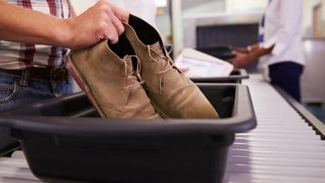 Vous pourrez garder vos chaussures aux contrôles de sécurité dans ce pays
