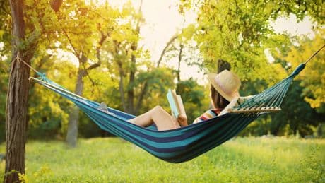 Deux mois de congés l’été ? «J’ai beaucoup de cours à préparer» : la réalité des vacances de ces enseignants