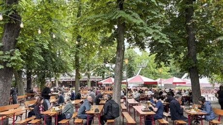 Sechs Tipps für schattige Biergarten-Oasen in Berlin