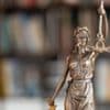Polizei darf laut BGH auch unter Zwang Handys per Fingerabdruck entsperren