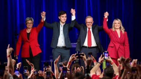 Législatives en Australie: Anthony Albanese savoure sa victoire et promet un gouvernement «discipliné»