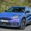 Farbenteufel auf Krawall: Abarth 600e - unterwegs im bunten Familien-Sportkleinwagen