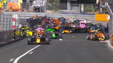 Accidente múltiple en Mónaco, con montonera de media parrilla de F2 y alta tensión: "¿Este se cree Max Verstappen?"