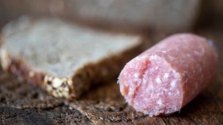 Dringender Wurst-Rückruf gestartet: Bei diesen Symptomen sollten Sie zum Arzt gehen