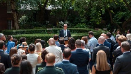 Réforme des aides sociales au Royaume-Uni : Keir Starmer évite une défaite au prix de concessions