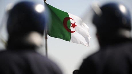 L’Algérie réplique à la France et prend des mesures restrictives contre des diplomates français