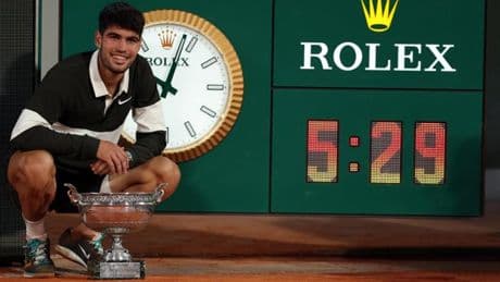 Roland Garros, la finale è già nella storia del tennis: Alcaraz sconfigge Sinner dopo 5 ore e 29 minuti