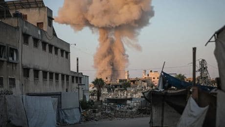 SON DAKİKA | Katil İsrail Gazze'de hastaneyi bombaladı! Kan donduran görüntüler: Çok sayıda ölü ve yaralı var