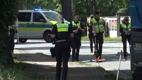 Wedemark: Kleinkind bei Hannover von Lastwagen überrollt
