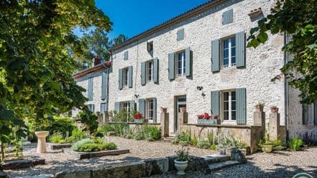 «Ce n’est pas comme dans un hôtel où on vous donne juste une clé» : la recette de Gîtes de France pour traverser le temps