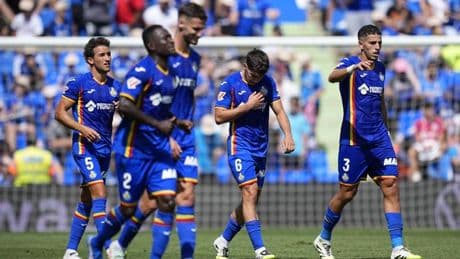El Getafe exhibe su solvencia ante el Oviedo (2-0)