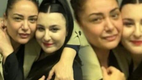 Övmelere doyamadı! Sibel Taşçıoğlu Yasemin Sakallıoğlu'nu kuliste ziyaret etti