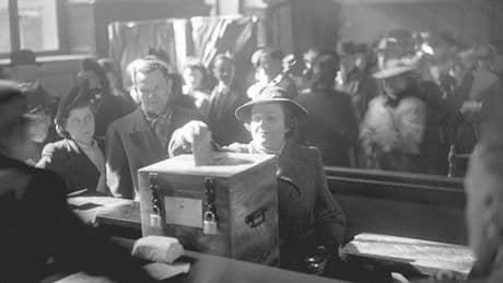 Printemps 1945 : après des décennies de luttes, les Françaises remportent la bataille des urnes