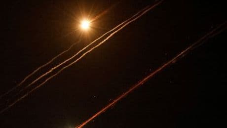 Israel-Iran-News: Irans Raketen treffen Israel – Polizei meldet Explosionen und einen Verletzten