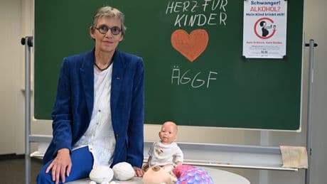 Expertin warnt - So schädigt schon ein Glas ein Baby im Bauch