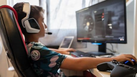 Mediensucht-Experte verrät: Wie Eltern Kindern bei emotionaler Überforderung durch Medienkonsum helfen könn