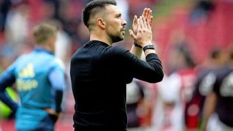 Afscheid van Ajax-selectie valt Francesco Farioli zwaar: ’Alle spelers, met wie ik sprak, huilden’