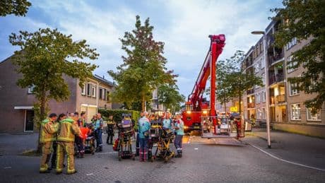 Brand na vermoedelijke balkonexplosie Eindhoven, drie mensen gewond