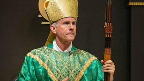 L'ex vescovo Strickland contro il Vaticano: «La Chiesa Usa sempre più distante. Dopo Francesco ci sia il cambio»